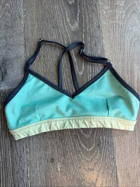 ALO Yoga Swimwear, Beachwear & Swimsuits for Women on Sale up to 90% Off:  Poshmark